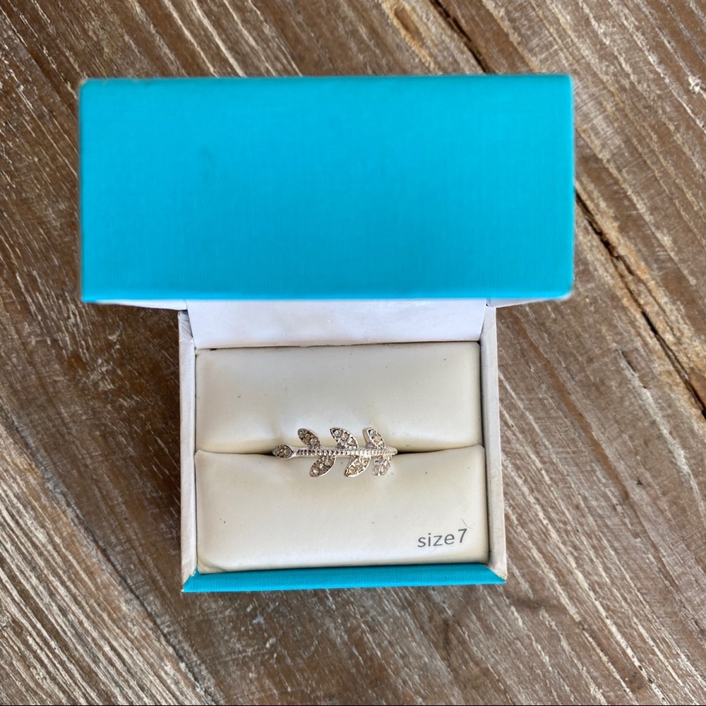 Silver leaf ring - Picture 2 of 2